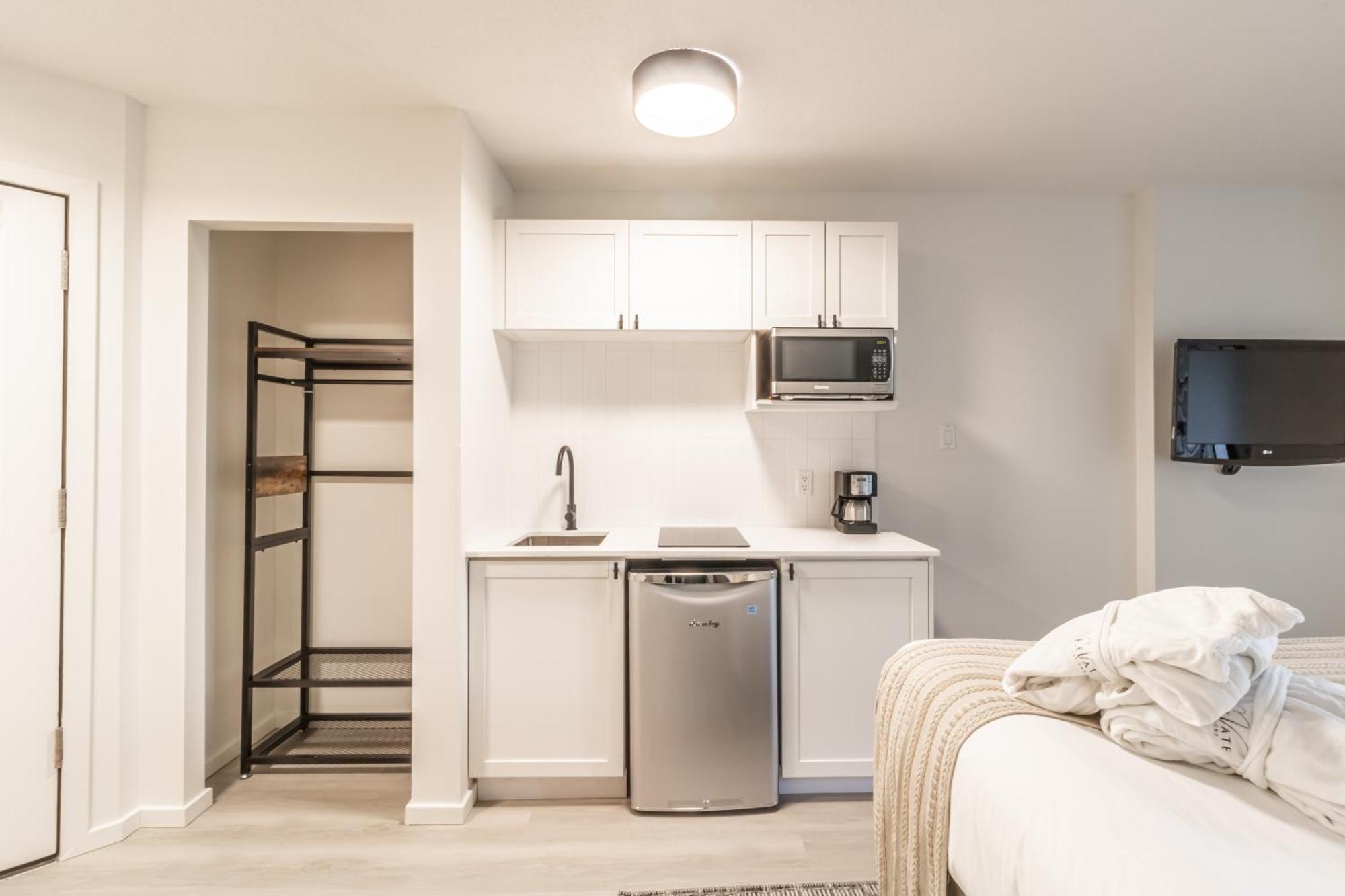 Cascade Lodge By Elevate Vacations Whistler Esterno foto
