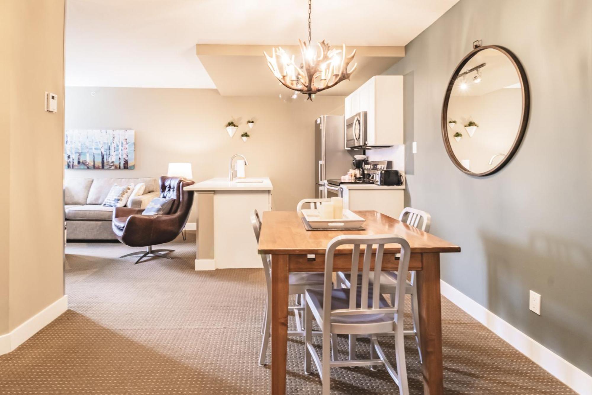 Cascade Lodge By Elevate Vacations Whistler Esterno foto